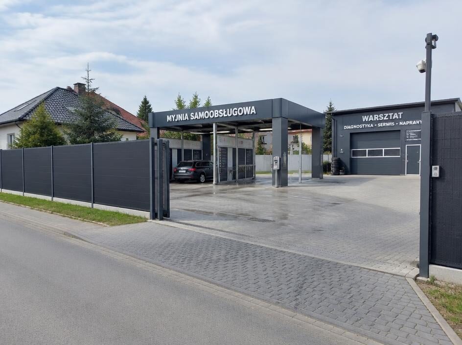 Wizualizacja: myjnia i warsztat oddzielone ogrodzeniem akustycznym od domów